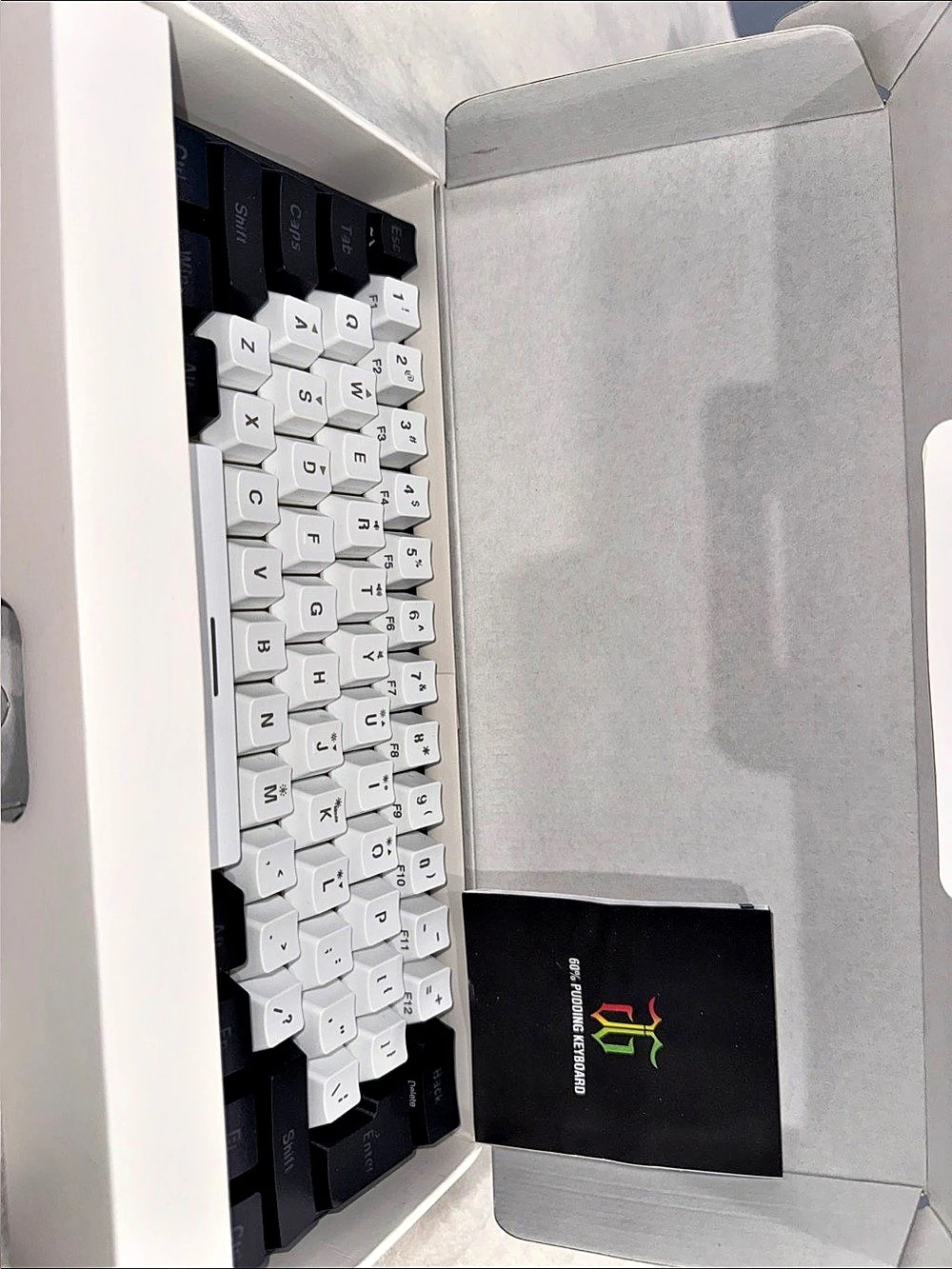 Snpurdiri 60% Wired Gaming Keyboard White & Black